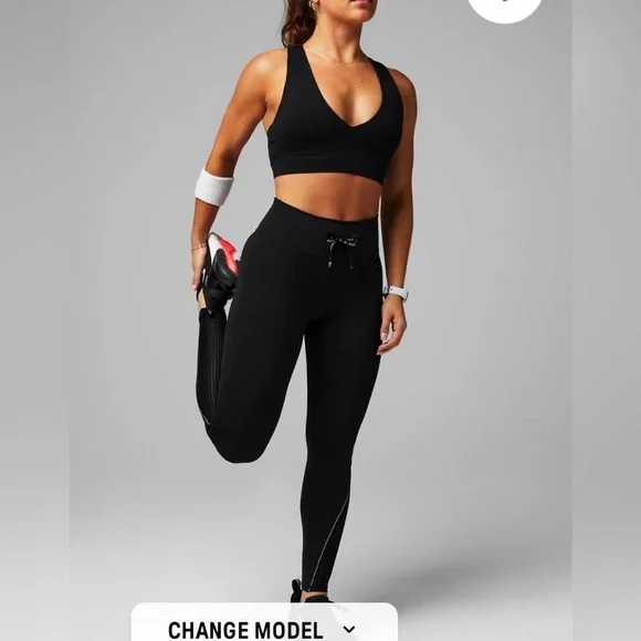 Brand new never worn beautiful Fabletics Stride-9 High-Waisted Leggings in black - Picture 4 of 7